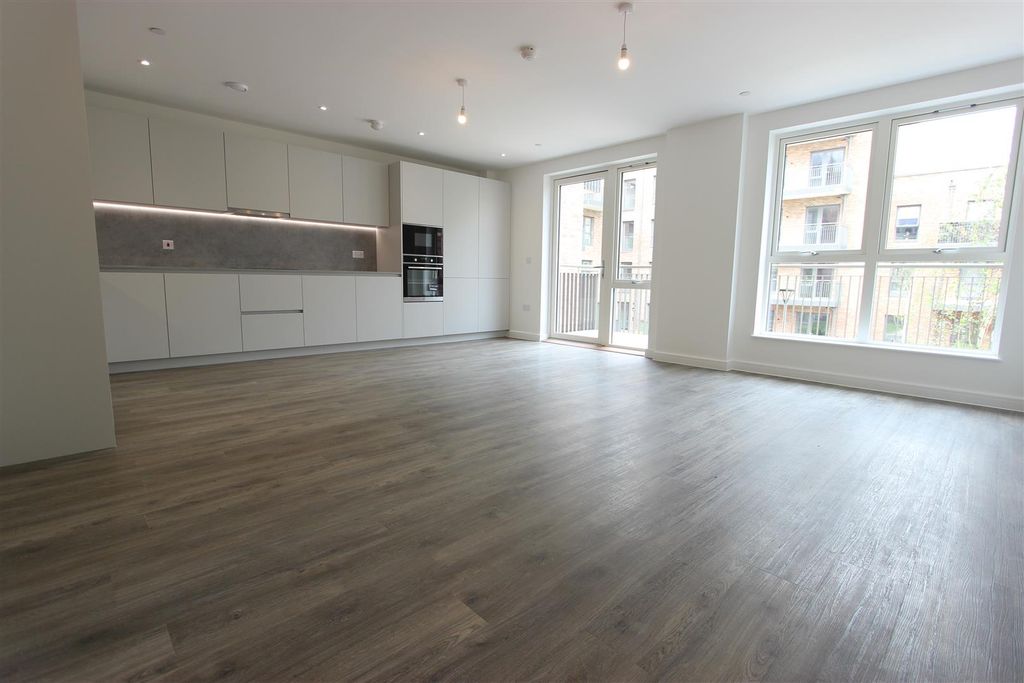 Property photo 2 of 18 Img_9869.Jpg