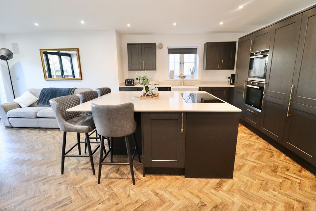 Property photo 2 of 28 Img_6137