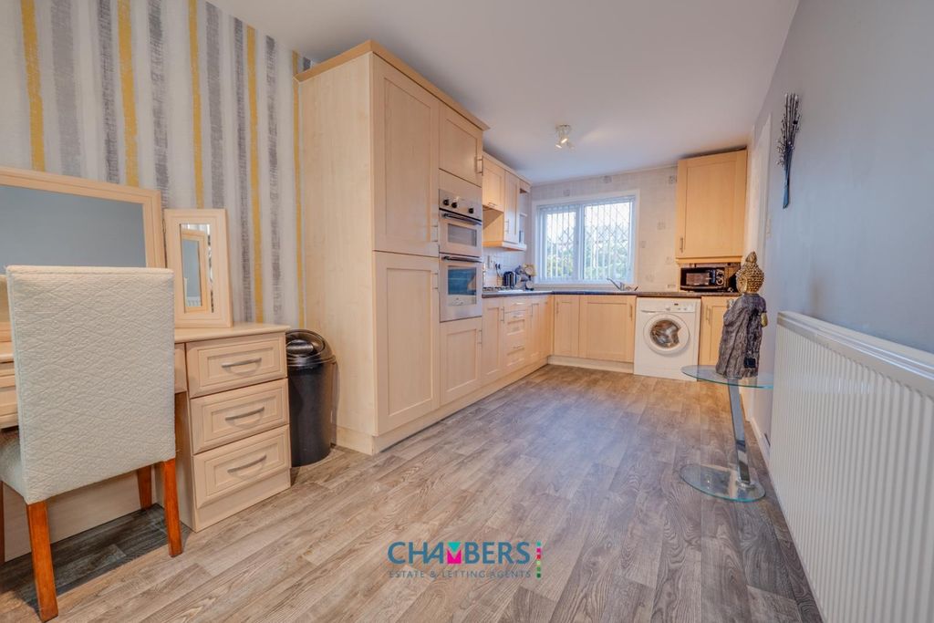 Property photo 3 of 43 71 Lindridge-9.Jpg