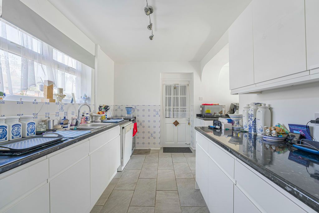 Property photo 2 of 31 Photo 28