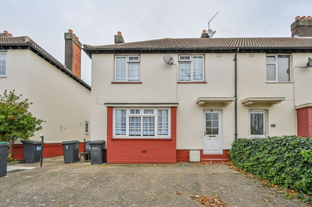 Property photo 2 of 9