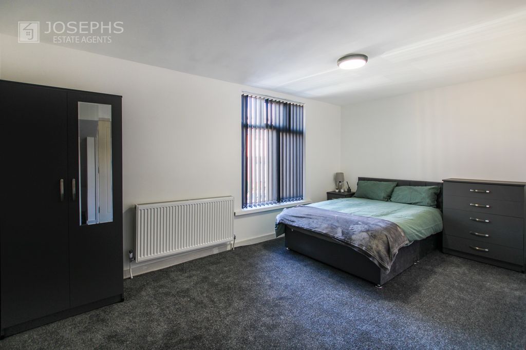 Property photo 1 of 3