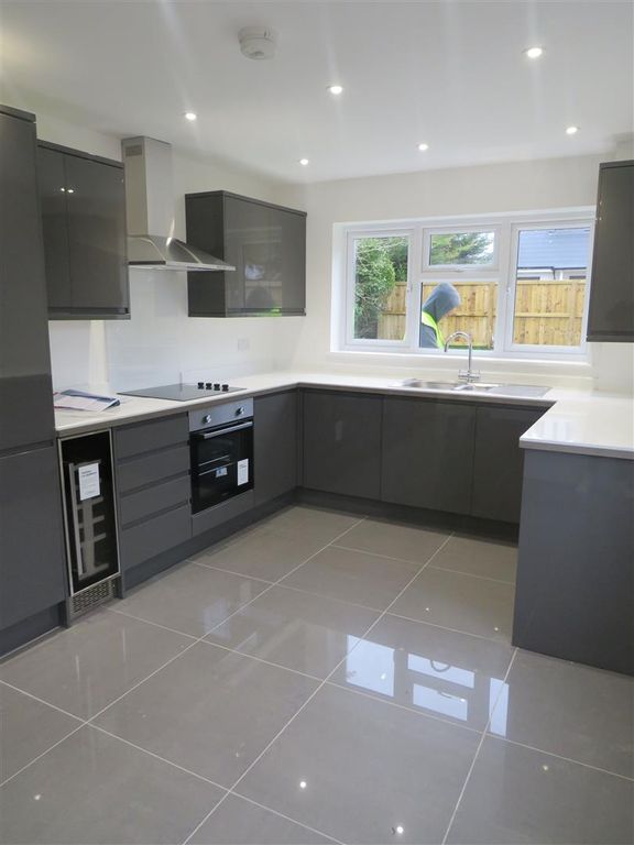 Property photo 2 of 10 Kitchen (Alto Id: 205511043)