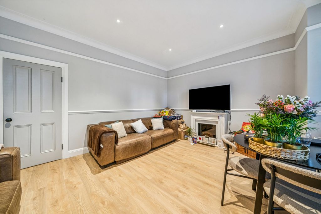 Property photo 3 of 10 Image