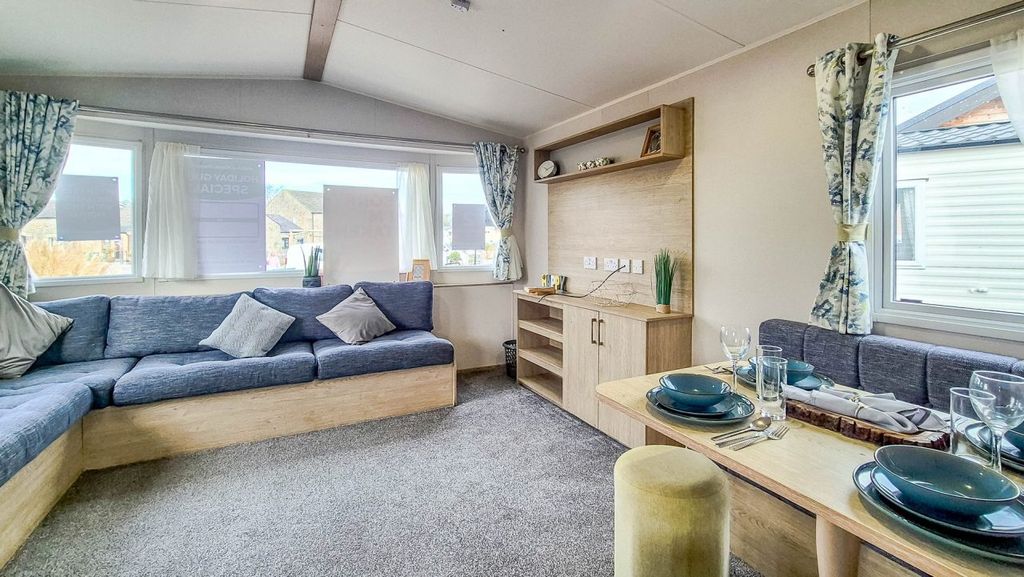 Property photo 3 of 15 Untitled 7