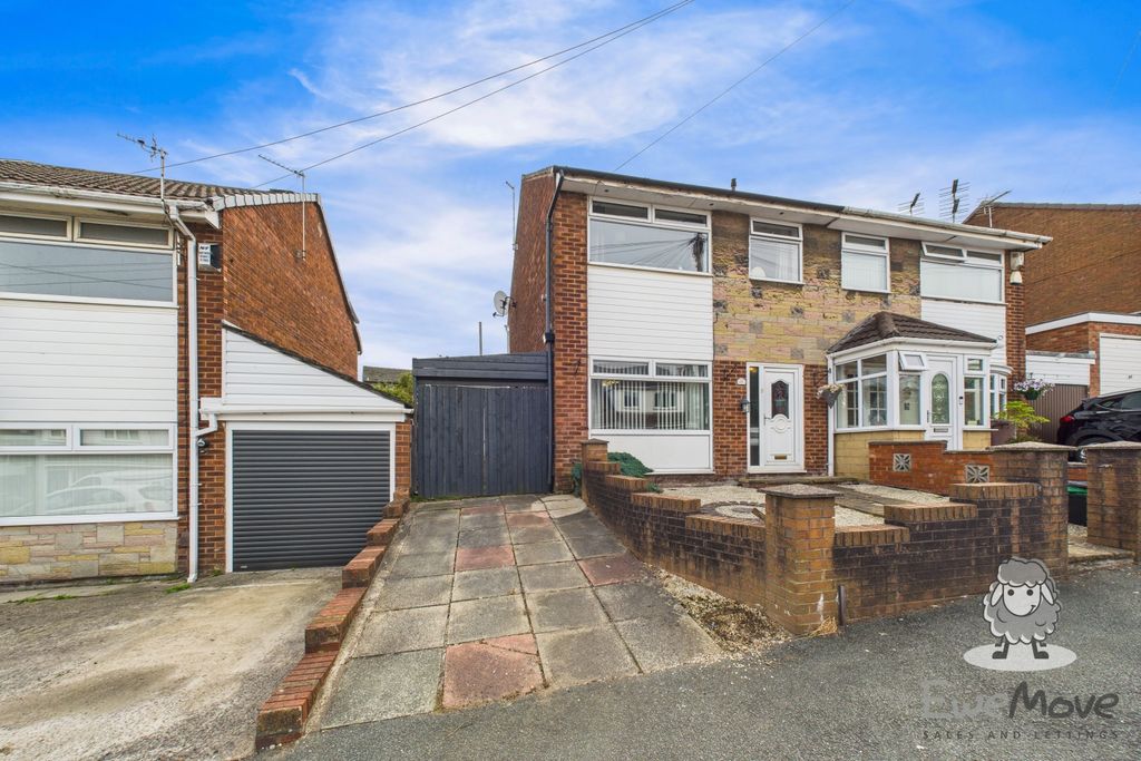 Property photo 1 of 16 4