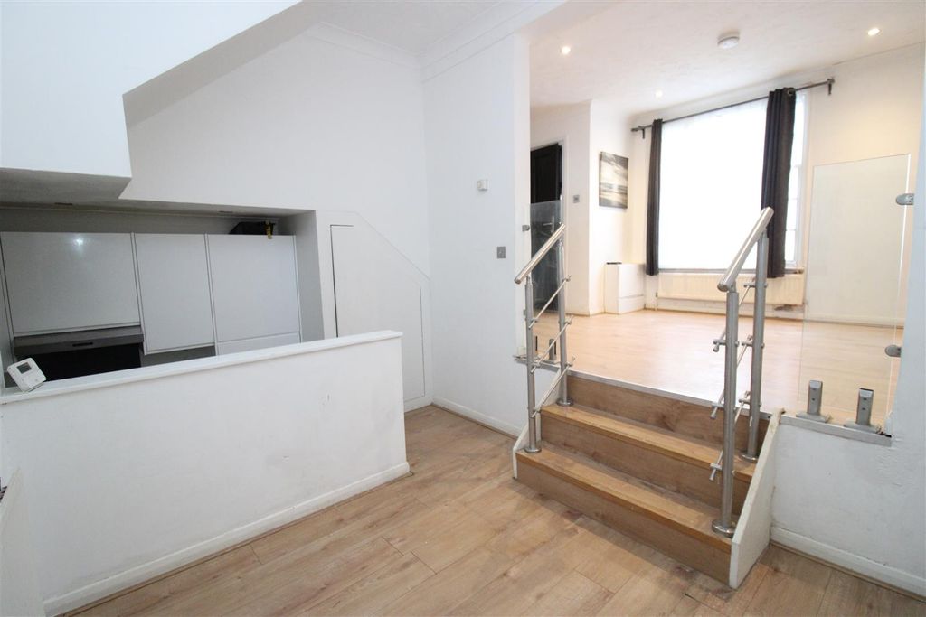 Property photo 3 of 7 Dining Room