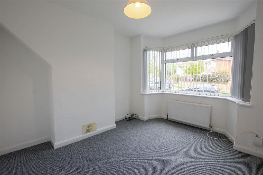 Property photo 2 of 14 Approach