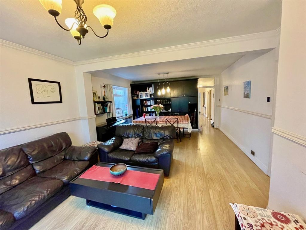 Property photo 2 of 13 Park Drive Lounge Diner v2.Jpg