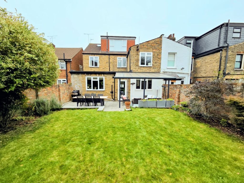 Property photo 2 of 31