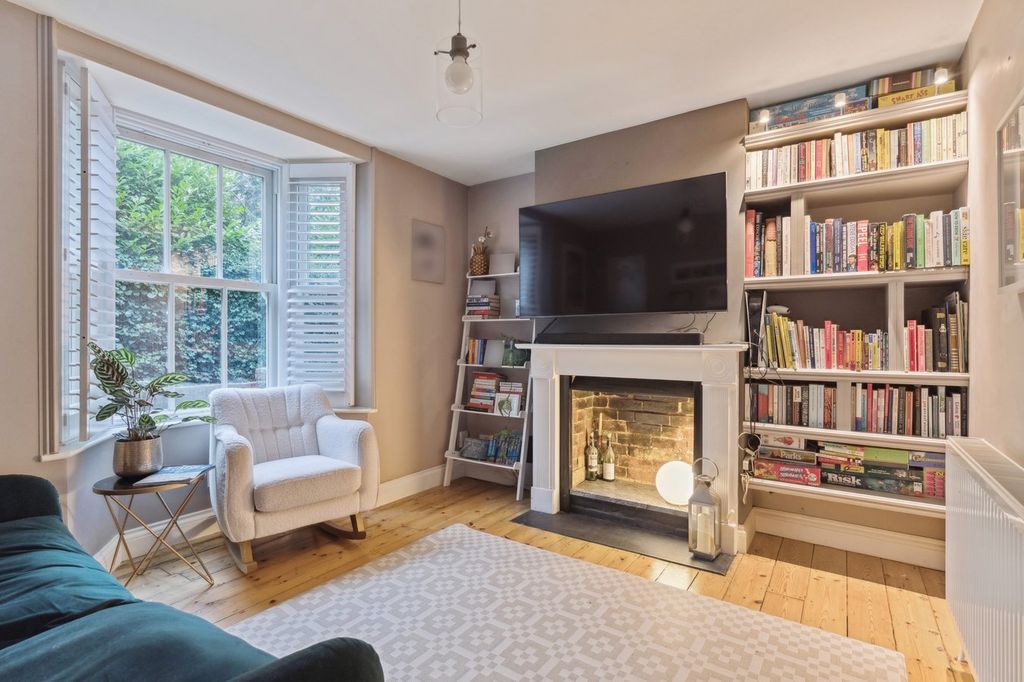 Property photo 3 of 18