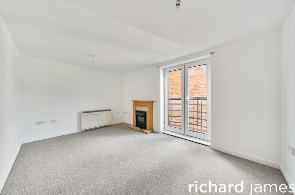 Property photo 3 of 12 5dcc9B8932874B429d89E9666563593E