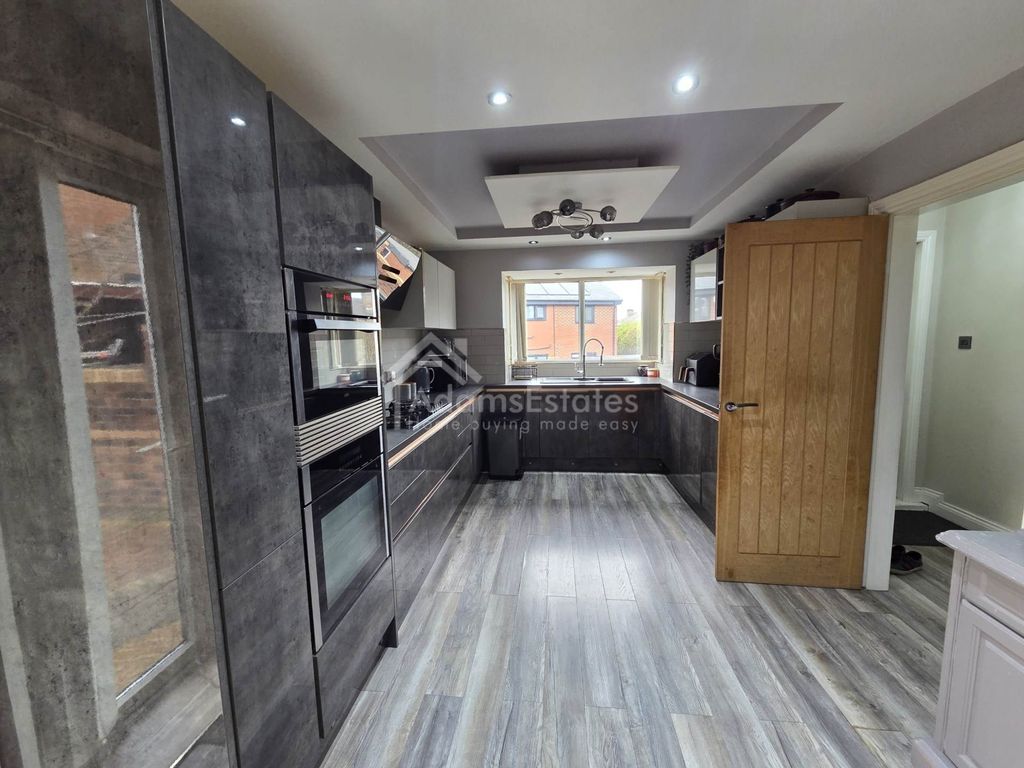 Additional image 8 of 3 bed semi-detached bungalow for saleSlaithwaite Road, Dewsbury WF12
