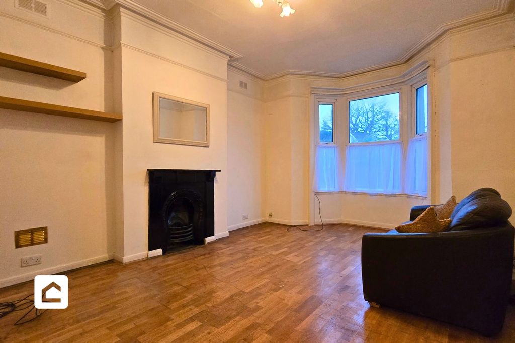 Property photo 3 of 7 3