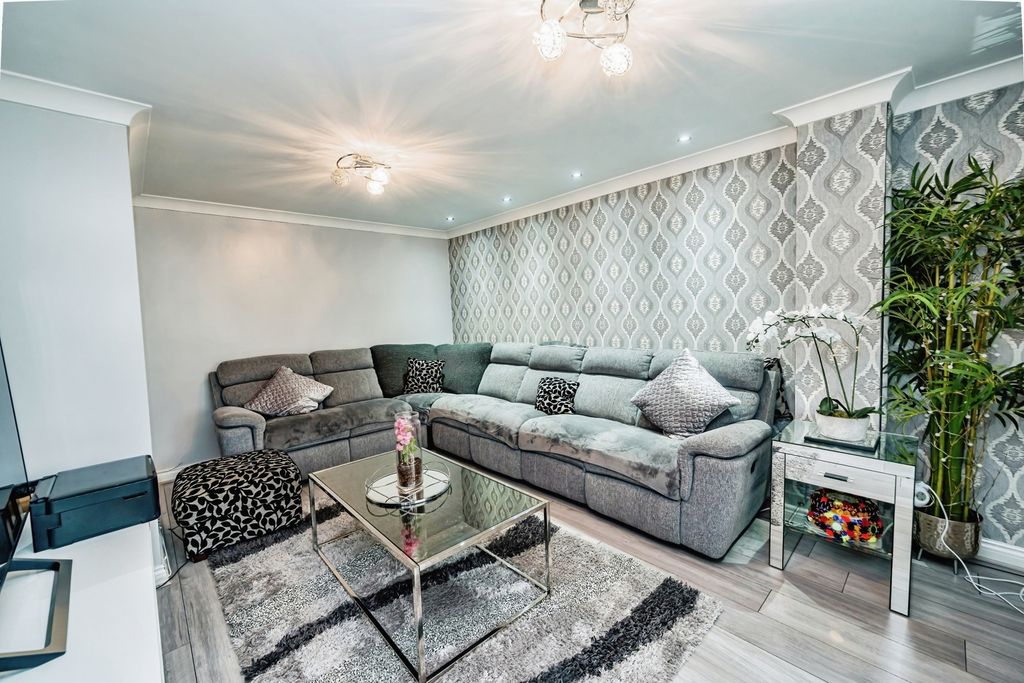 Property photo 3 of 15 Pbox-Img.Jpg