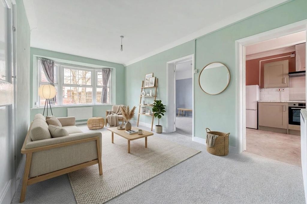 Property photo 2 of 9