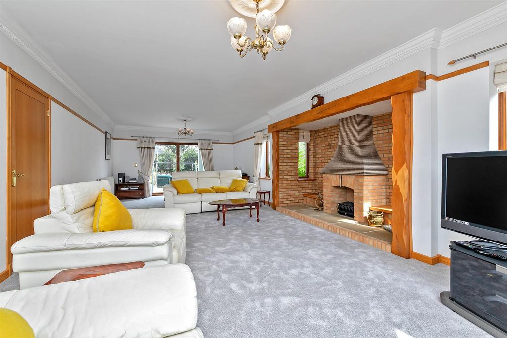 Property photo 3 of 31 Woodlandlodge-46.Jpg