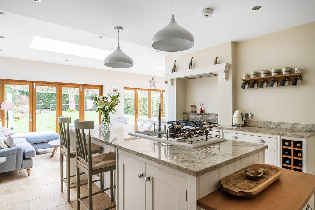 Property photo 2 of 33 2