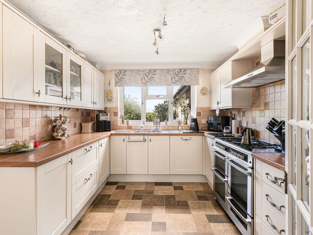 Property photo 3 of 40