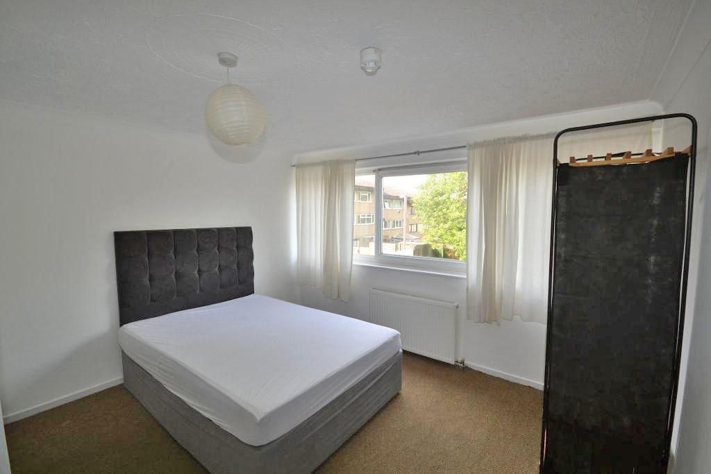 Property photo 2 of 7 Room 2 Bedroom