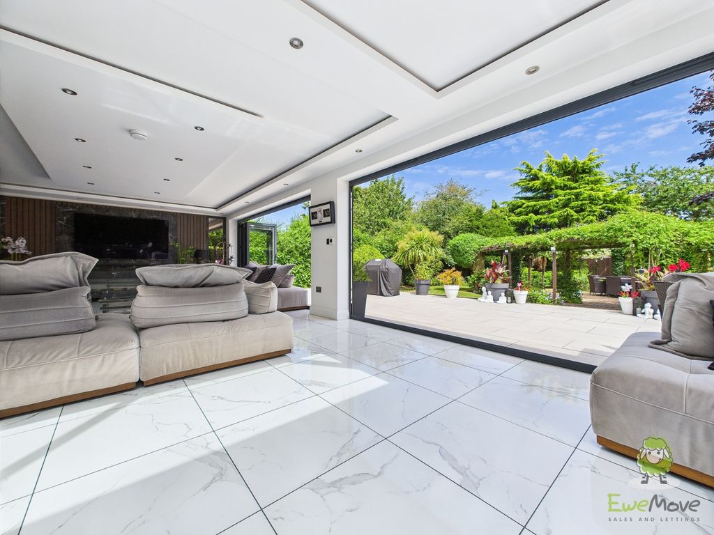 Property photo 3 of 59 Cam01543G0-Pr0141-Still073