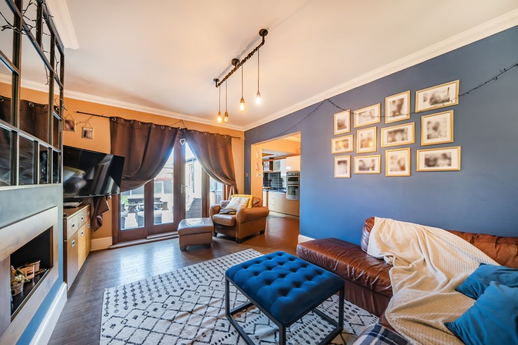 Property photo 1 of 16 Sitting Room With French Doors