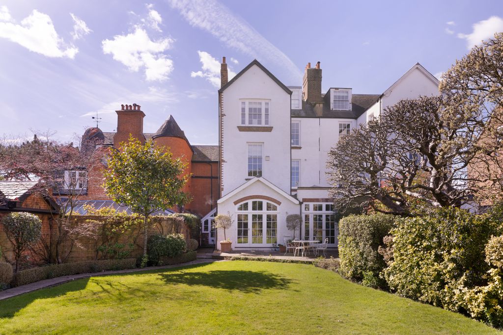 Property photo 2 of 16