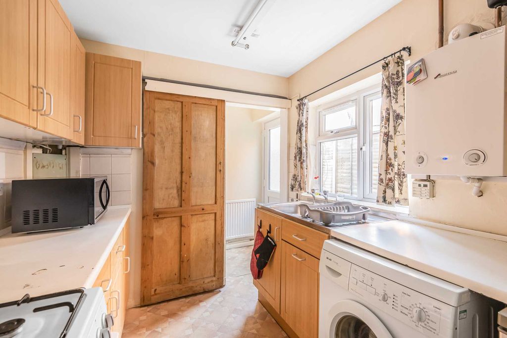 Property photo 3 of 8