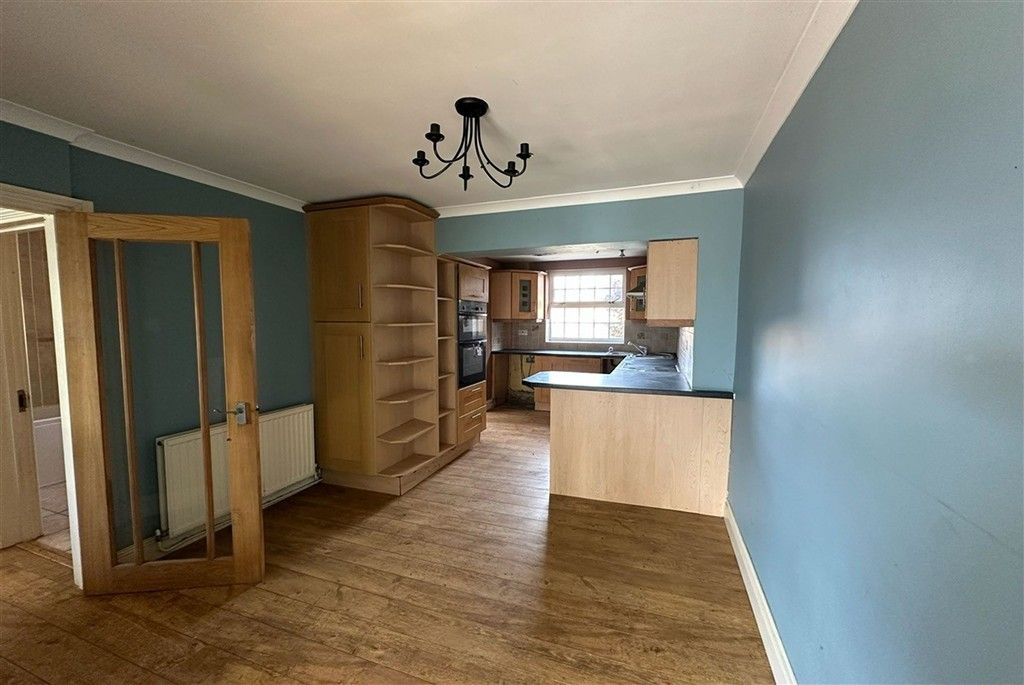 Property photo 3 of 13 Kitchen Area