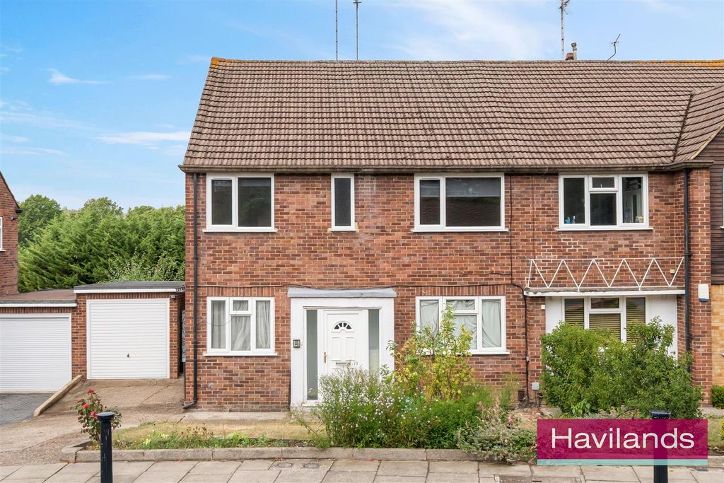 Property photo 1 of 12 Byland Close-1.Jpg