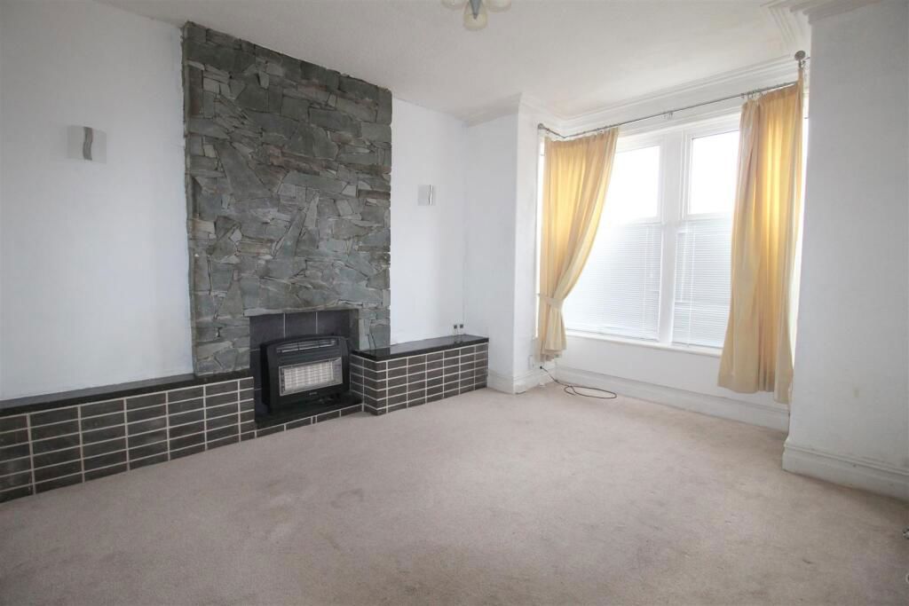 Property photo 2 of 25