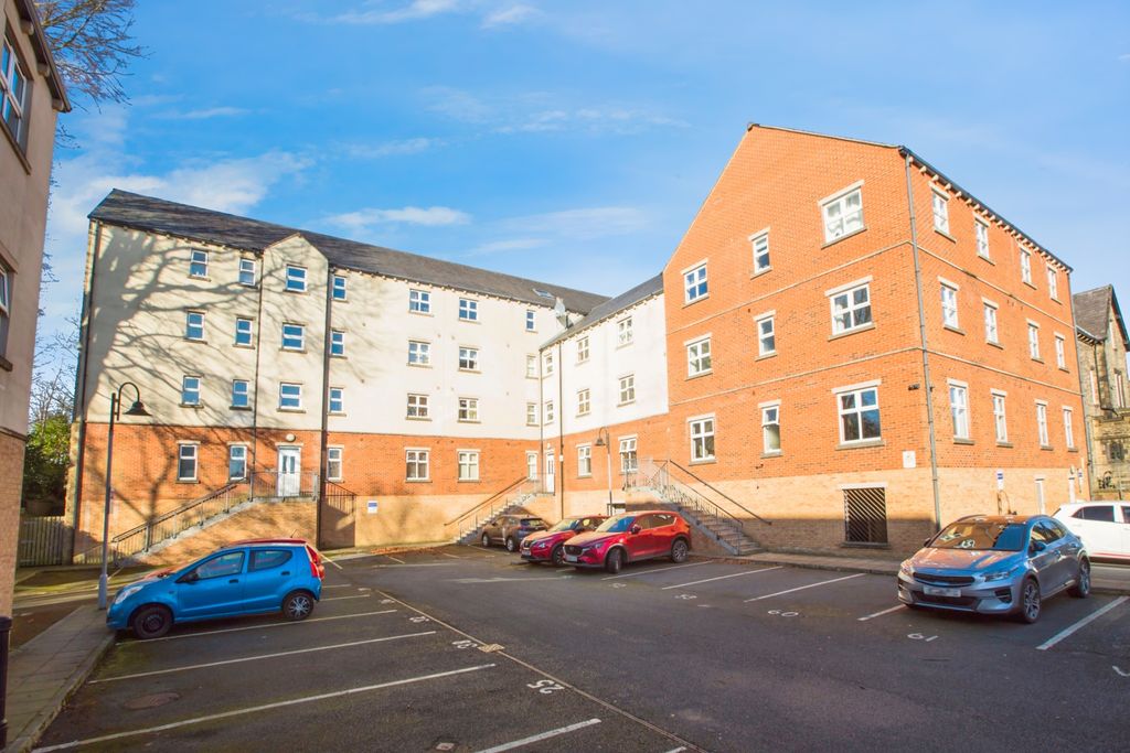 Property photo 1 of 17 Front