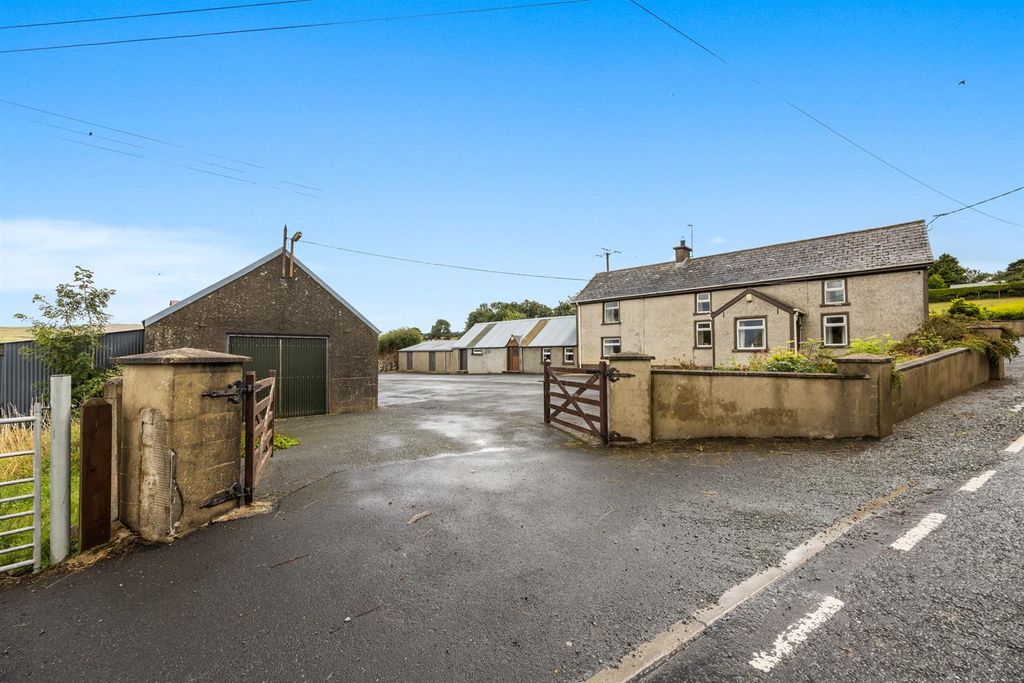 Property photo 2 of 38 311 Rathfriland Road 01.Jpg