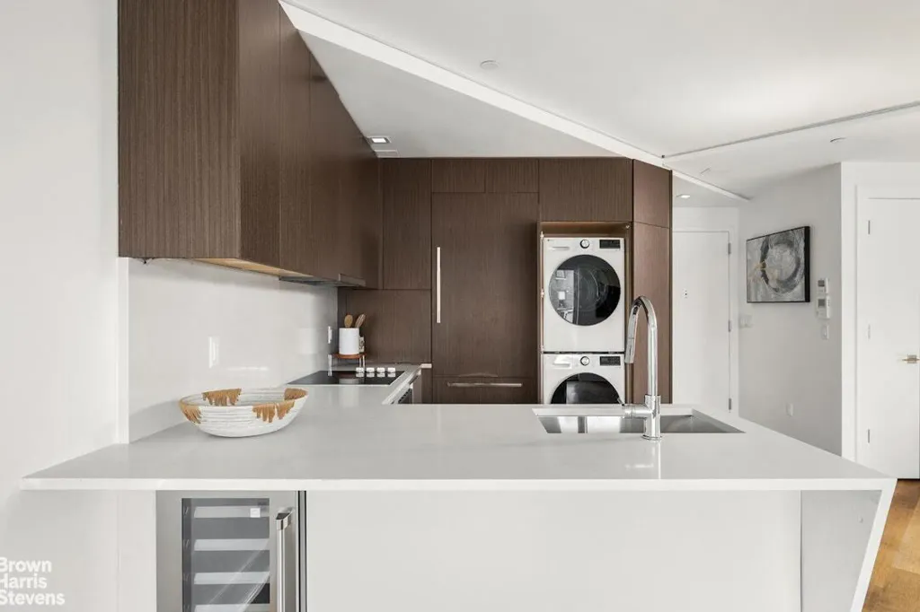 Property photo 3 of 12 <Alttext/>