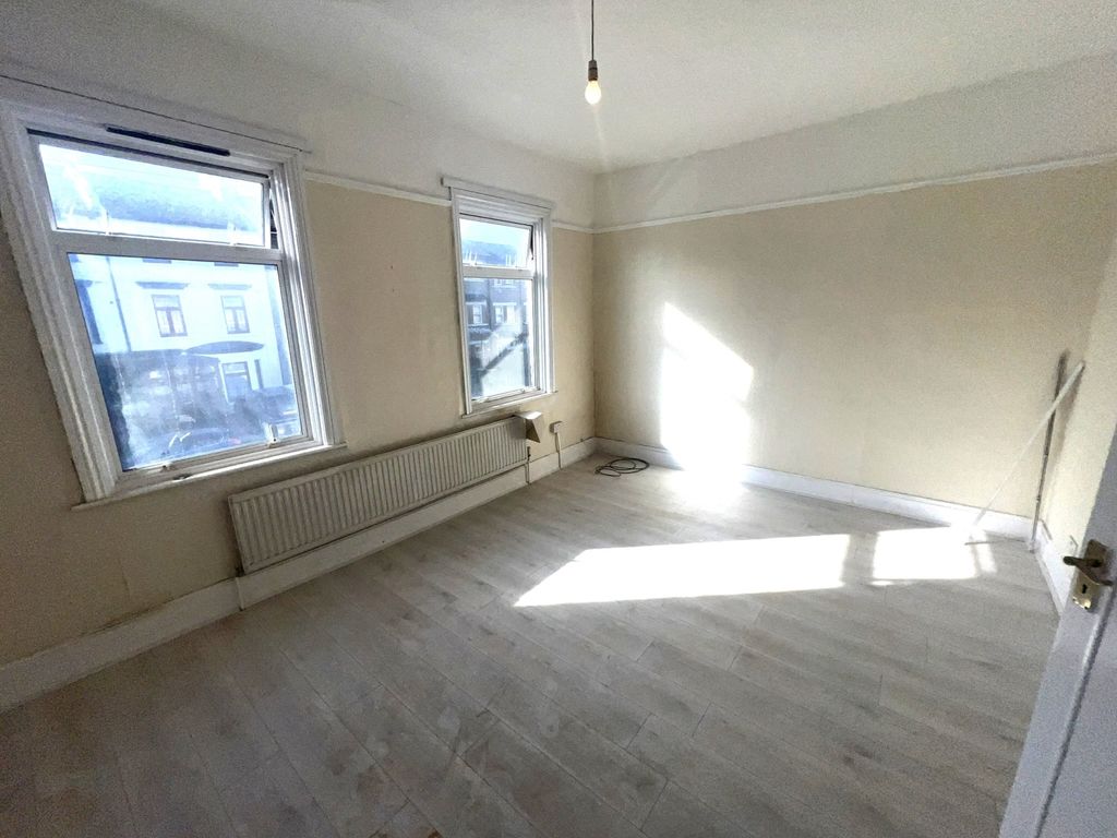 Property photo 2 of 7 Img_0136
