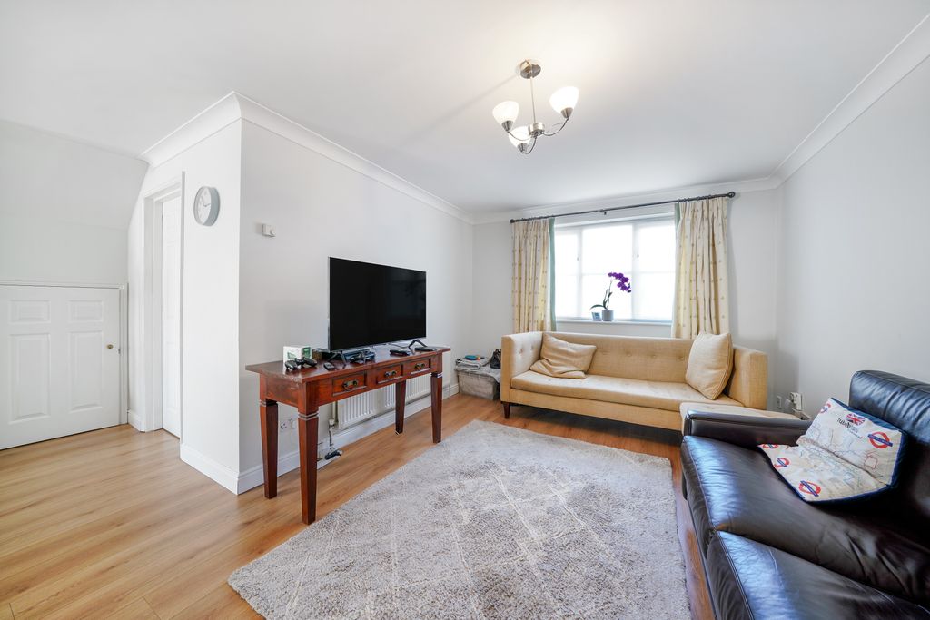 Property photo 3 of 13