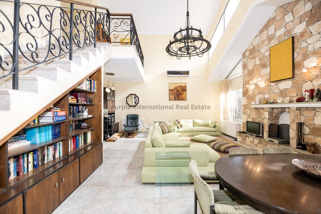 Property photo 2 of 29