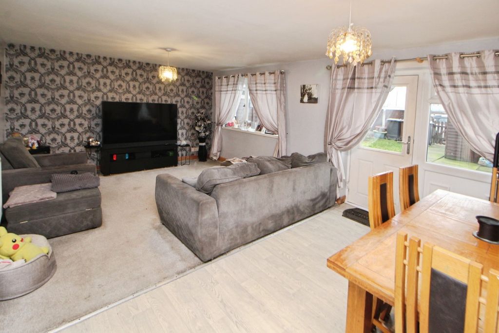 Property photo 2 of 12 Picture No. 04