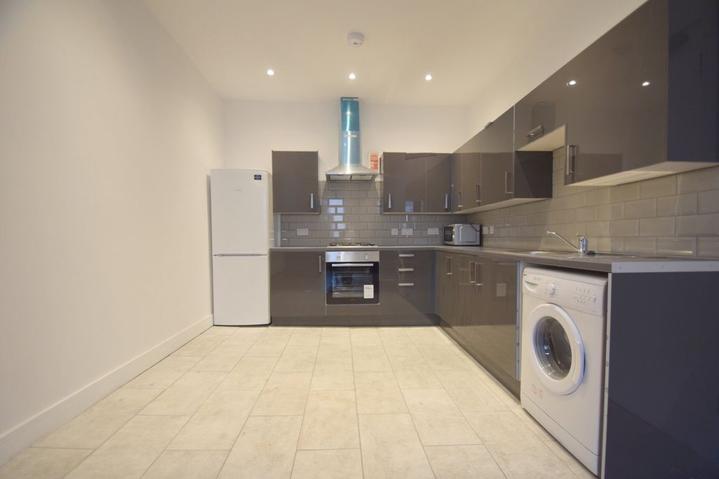 Property photo 1 of 8 Photo 2