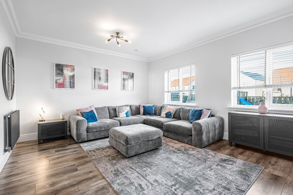 Property photo 2 of 53 4525832