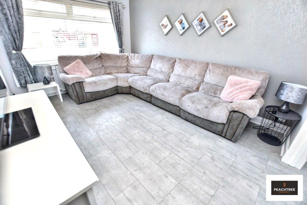 Property photo 2 of 32 Picture No. 17