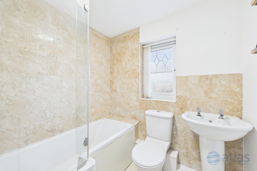 Property photo 3 of 12 Bathroom