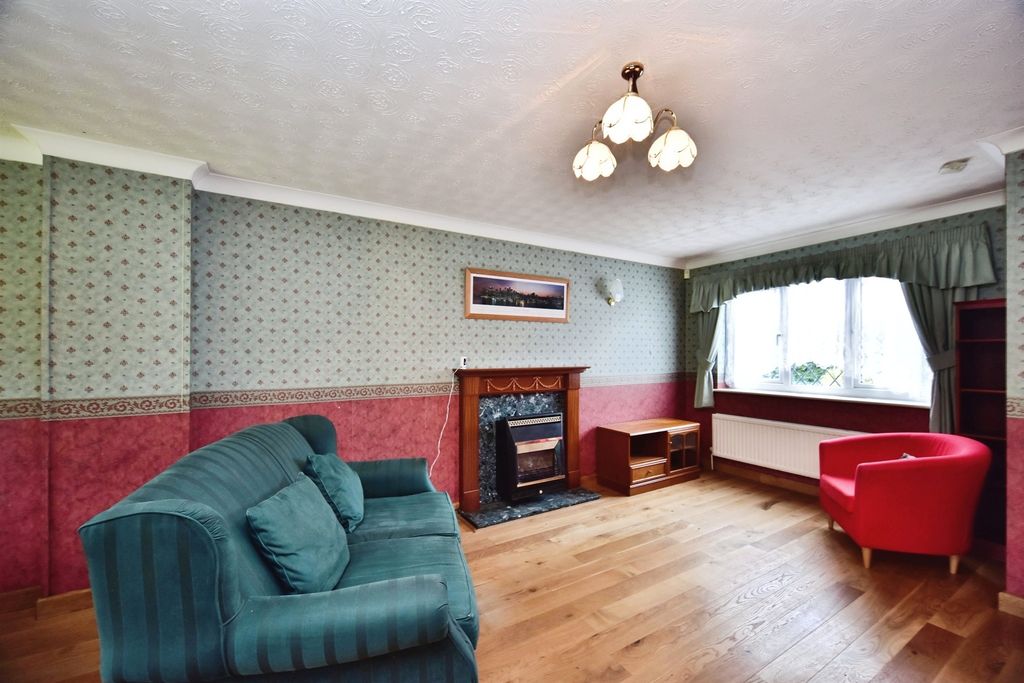 Property photo 3 of 17