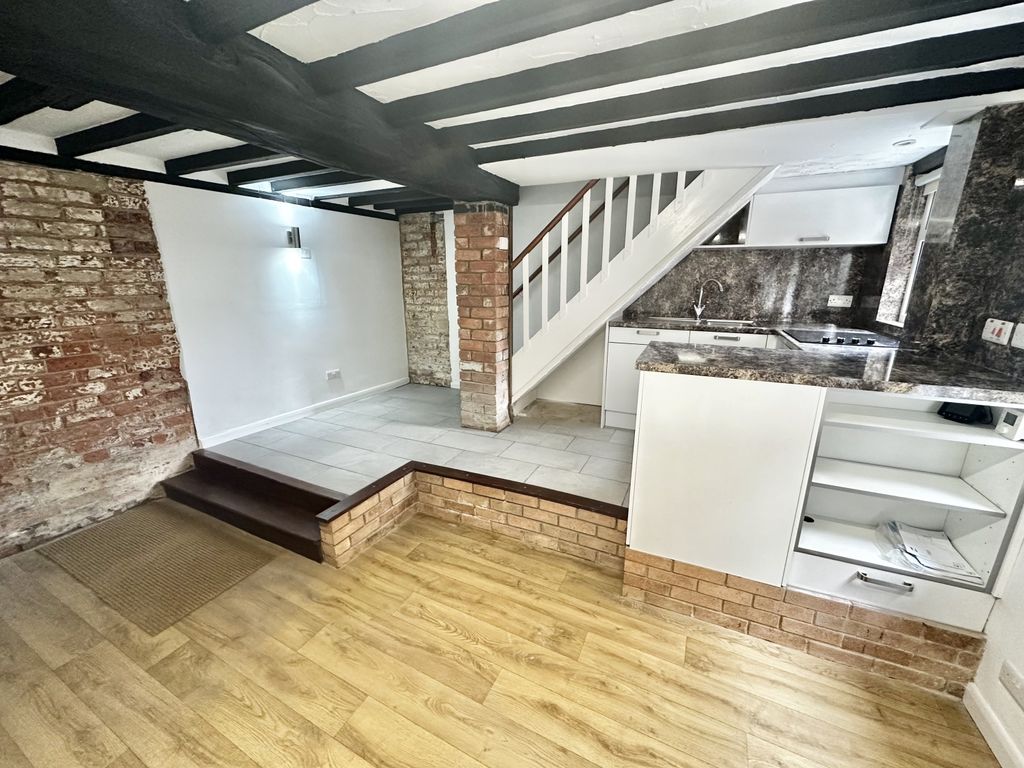 Property photo 3 of 6 Img_8204