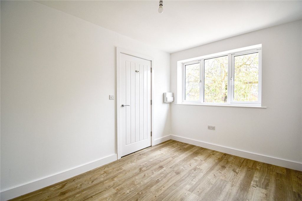 Property photo 3 of 9 Picture No. 04