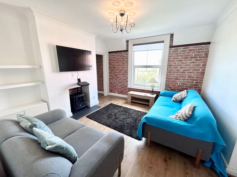 Property photo 3 of 10 Photo 7