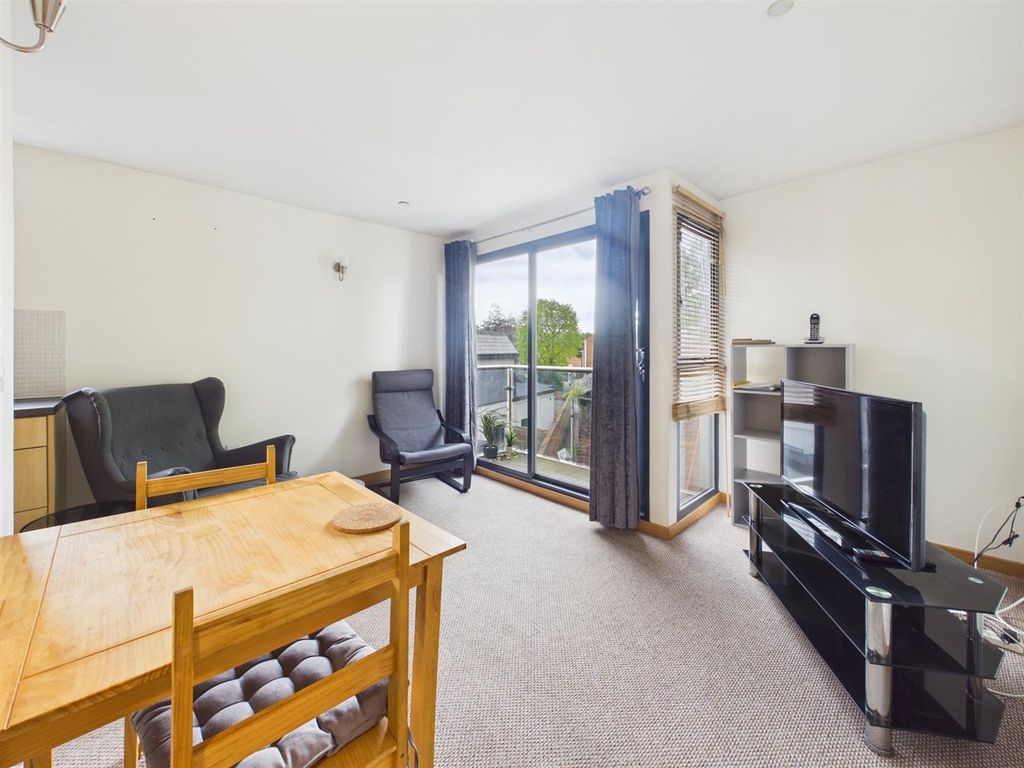 Property photo 3 of 11