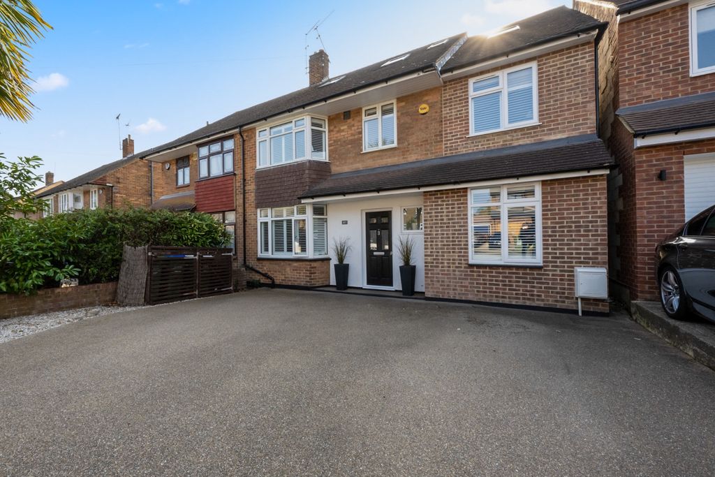 Property photo 1 of 37 5567971