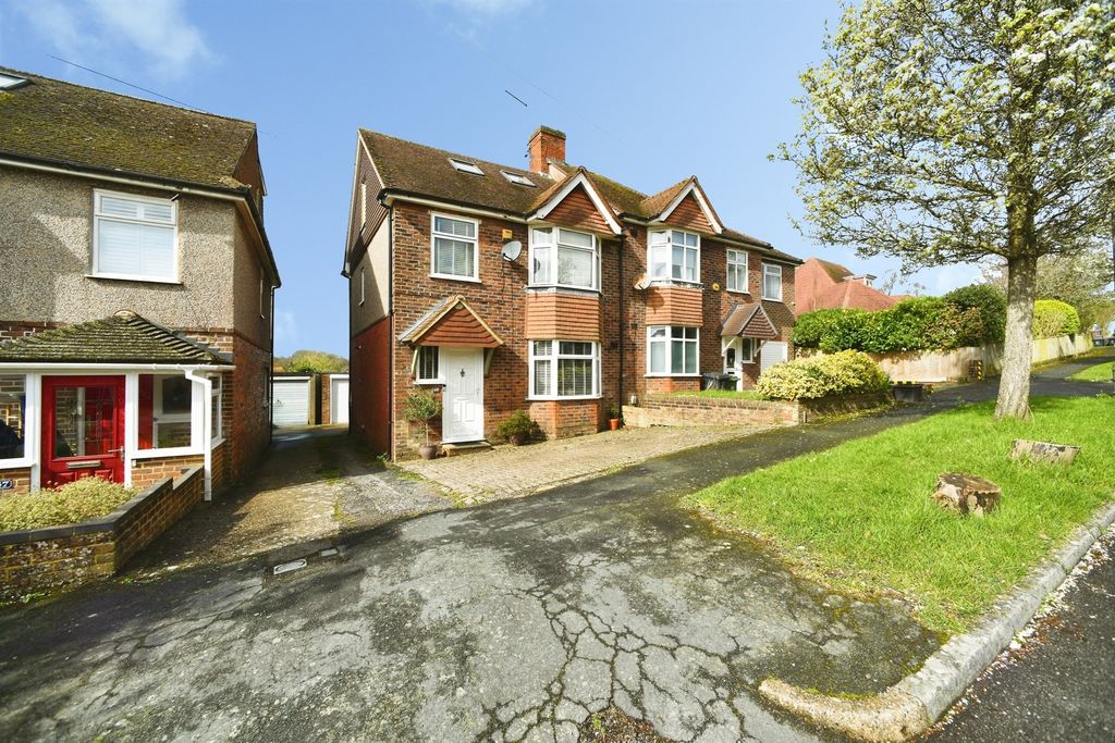 Property photo 1 of 29