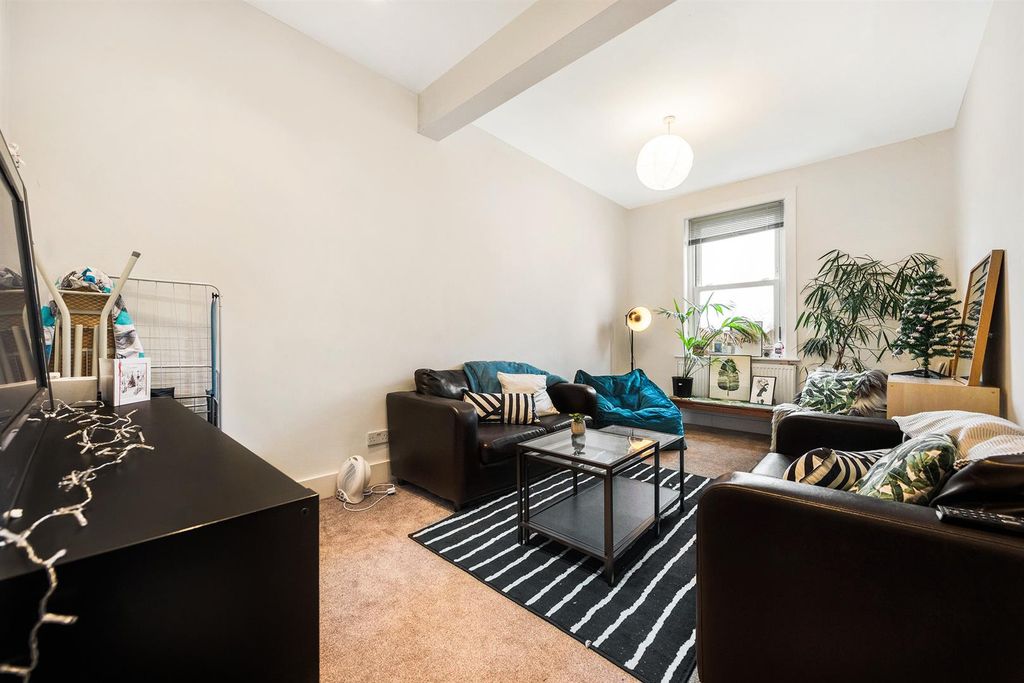 Property photo 2 of 9 08393_00355753.Jpg